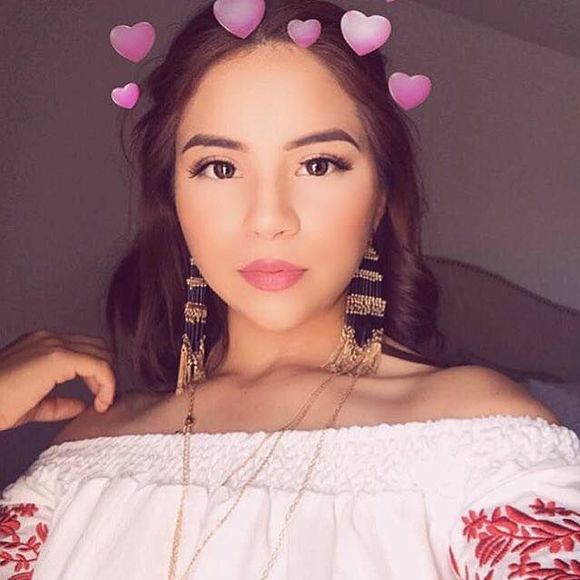 Meet your Posher, Giselle - Picture 1 of 1